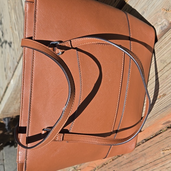 GUESS "RODNEY" Carmel Crosshatch Structured vinyl Tote NWOT - Picture 7 of 16